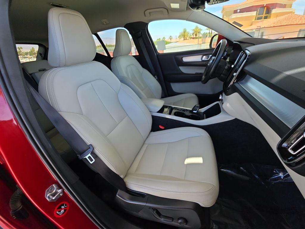 2019 Volvo XC40 T4 Momentum