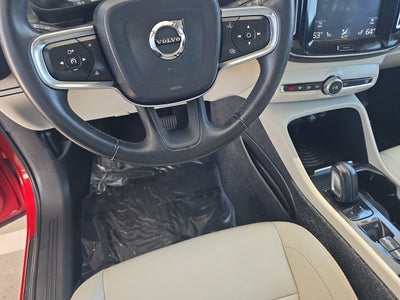 2019 Volvo XC40 Momentum
