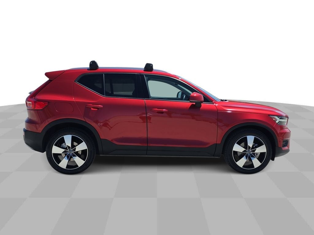 2019 Volvo XC40 T4 Momentum