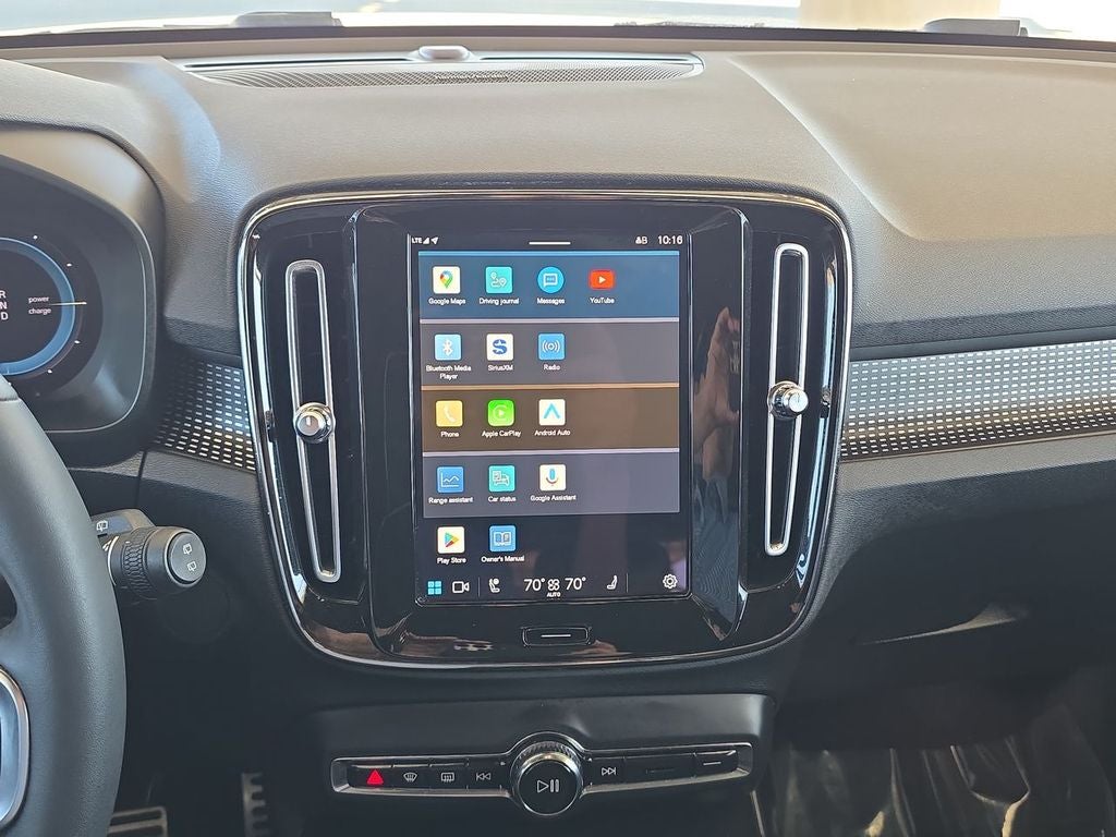 2022 Volvo XC40 Recharge Pure Electric P8 Twin Plus