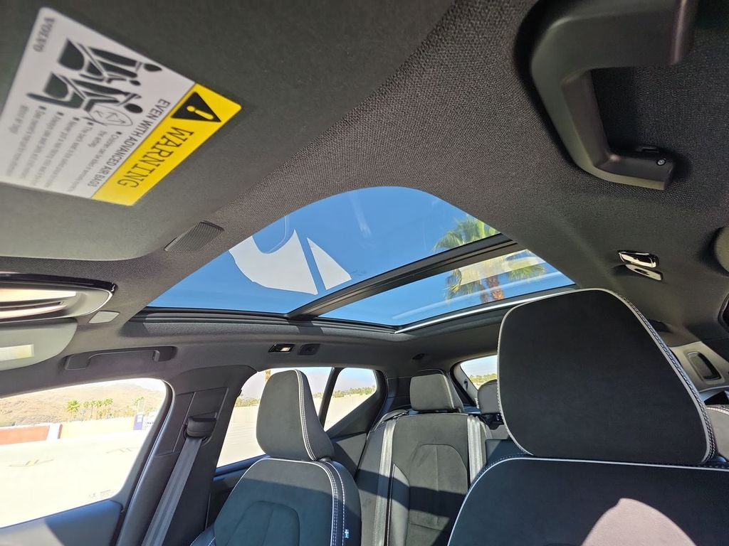 2022 Volvo XC40 Recharge Pure Electric P8 Twin Plus