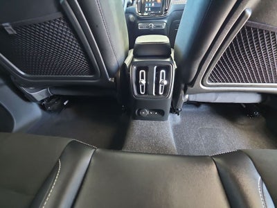 2022 Volvo XC40 Recharge Pure Electric P8 Twin Plus