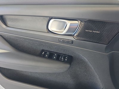 2022 Volvo XC40 Recharge Pure Electric P8 Twin Plus