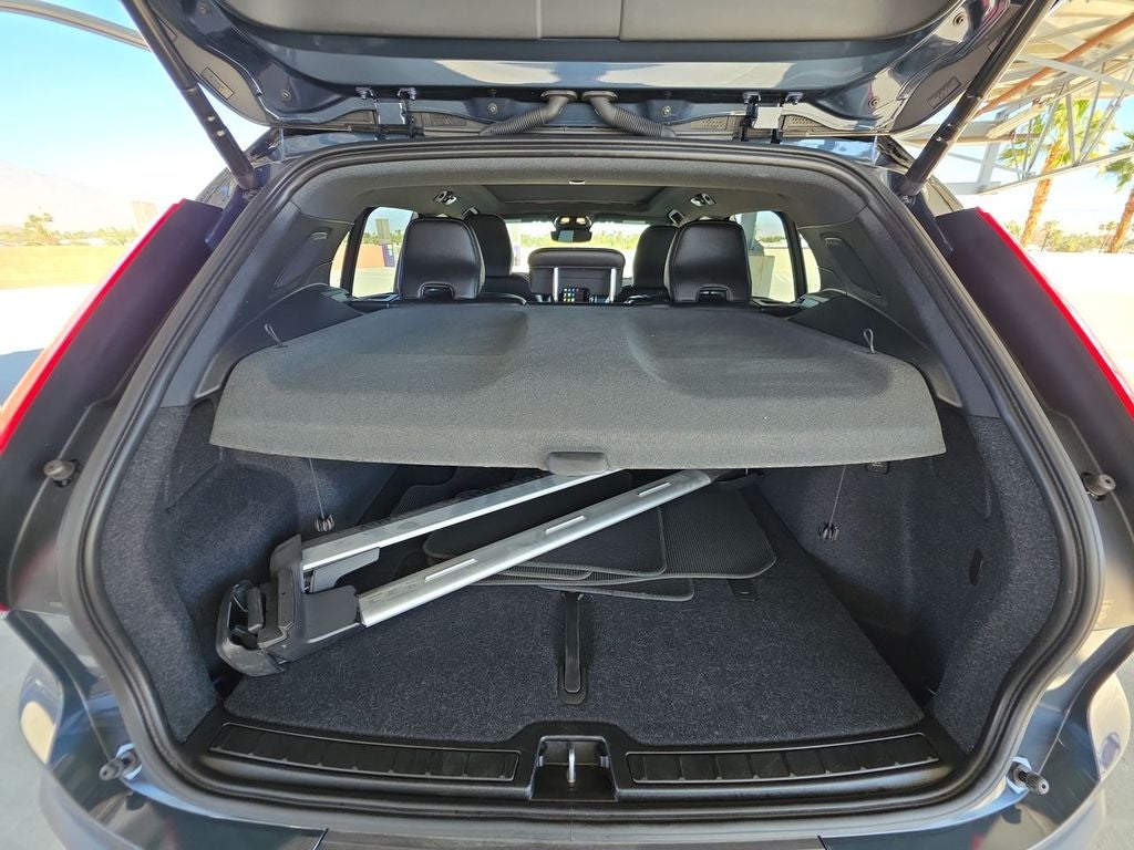 2022 Volvo XC40 Recharge Pure Electric P8 Twin Plus