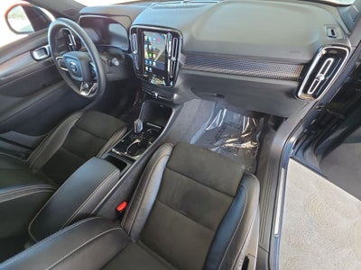 2022 Volvo XC40 Recharge Pure Electric P8 Twin Plus