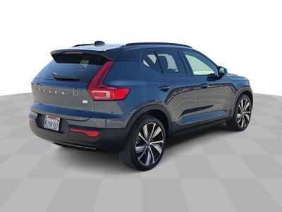 2022 Volvo XC40 Recharge Pure Electric P8 Twin Plus