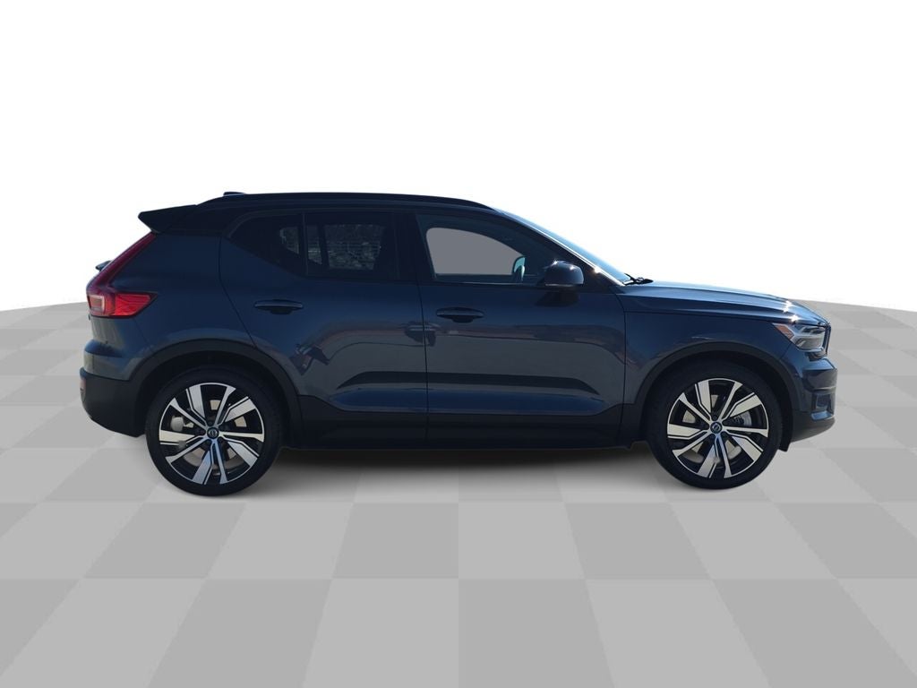 2022 Volvo XC40 Recharge Pure Electric P8 Twin Plus