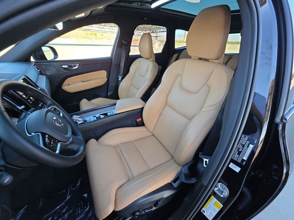 2025 Volvo XC60 B5 Ultra