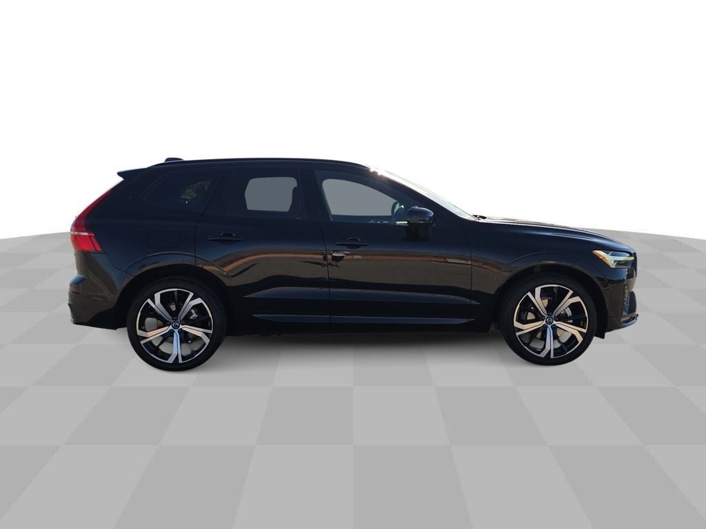 2025 Volvo XC60 B5 Ultra